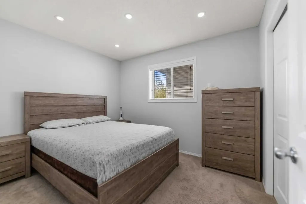 182 Tuscany Ravine Road NW Calgary AB T3L 2T1