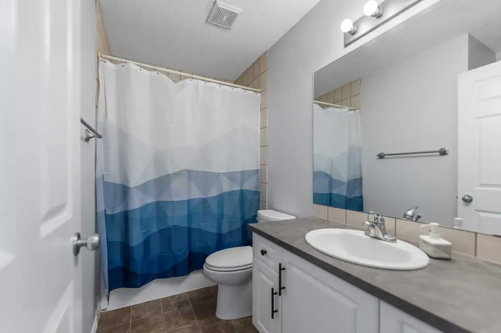 182 Tuscany Ravine Road NW Calgary AB T3L 2T1