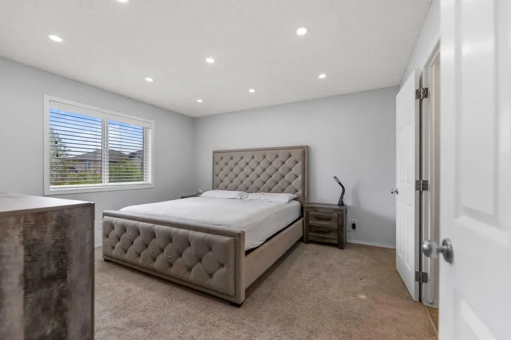 182 Tuscany Ravine Road NW Calgary AB T3L 2T1