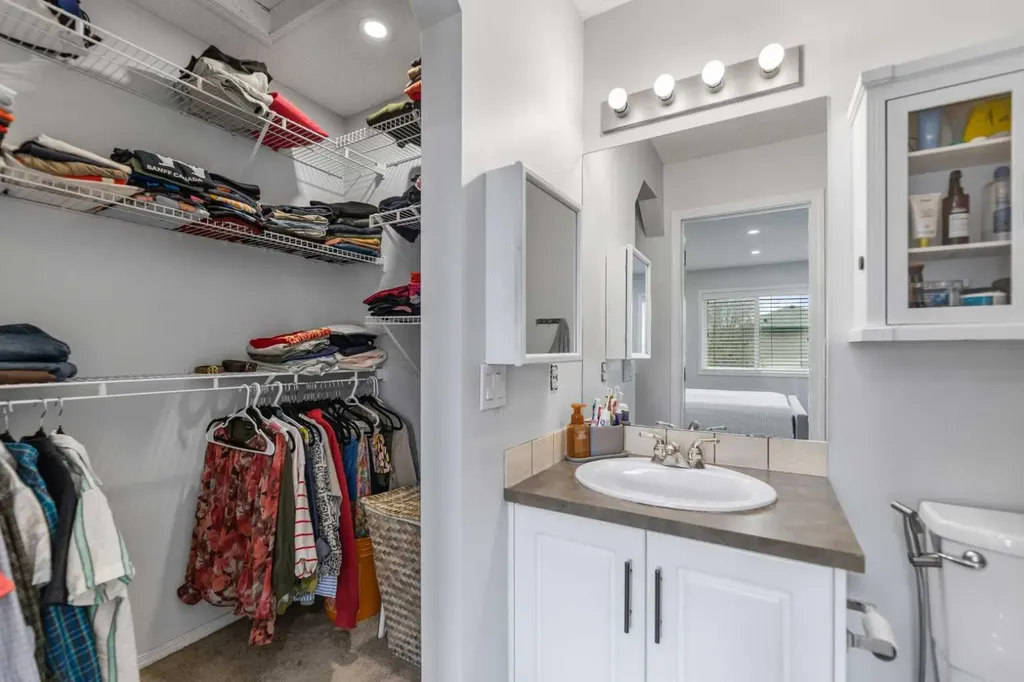 182 Tuscany Ravine Road NW Calgary AB T3L 2T1