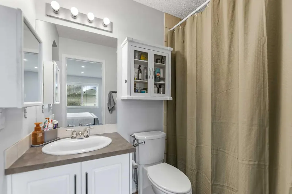 182 Tuscany Ravine Road NW Calgary AB T3L 2T1