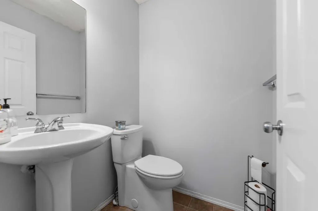 182 Tuscany Ravine Road NW Calgary AB T3L 2T1