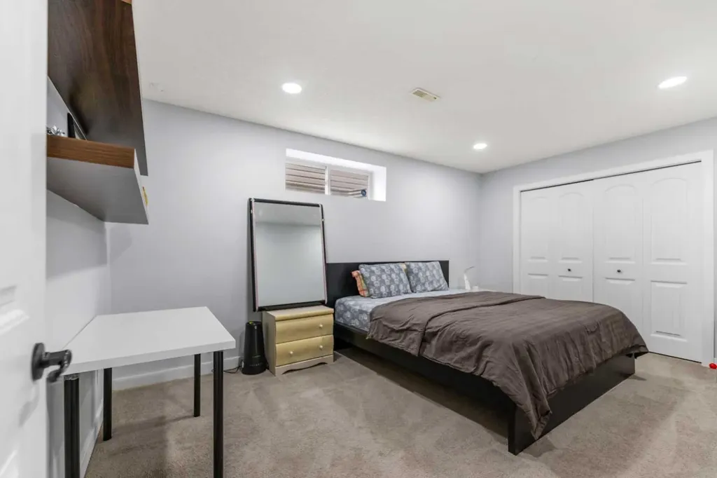 182 Tuscany Ravine Road NW Calgary AB T3L 2T1
