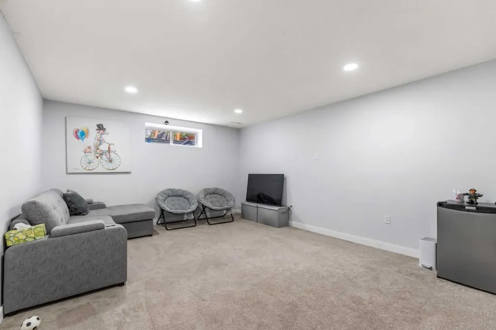 182 Tuscany Ravine Road NW Calgary AB T3L 2T1