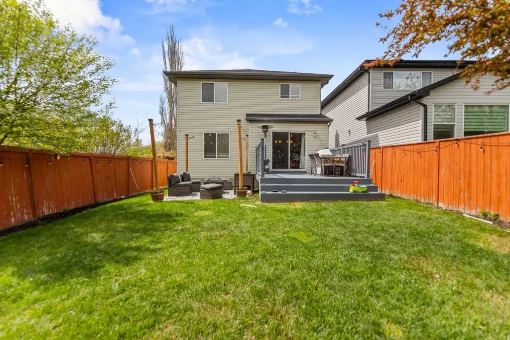 182 Tuscany Ravine Road NW Calgary AB T3L 2T1