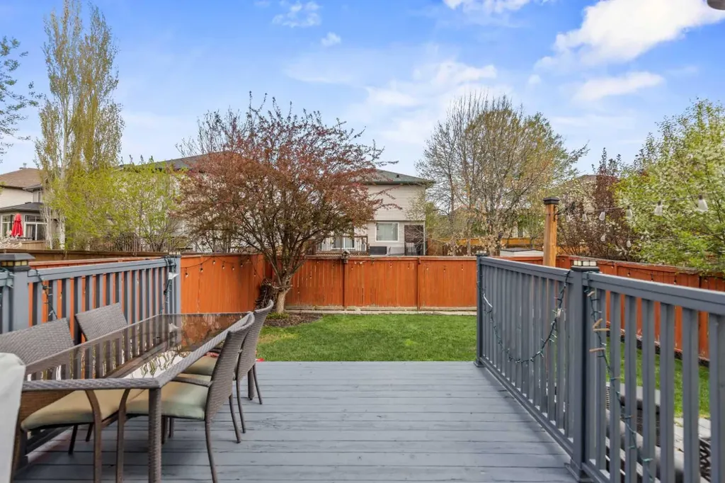 182 Tuscany Ravine Road NW Calgary AB T3L 2T1