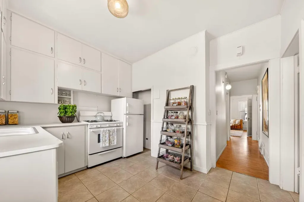 317 21 Avenue SW Calgary AB T2S 0G7
