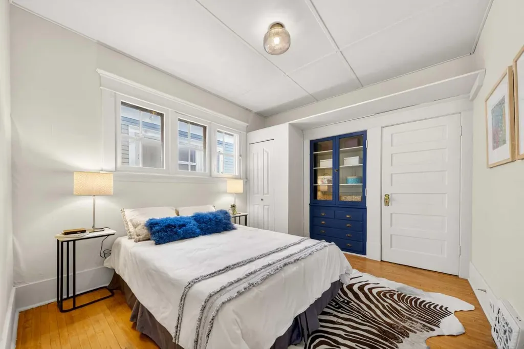 317 21 Avenue SW Calgary AB T2S 0G7
