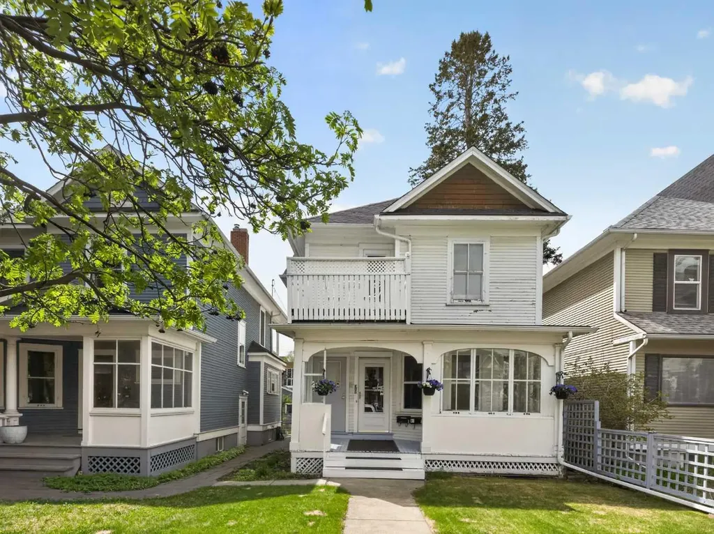317 21 Avenue SW Calgary AB T2S 0G7