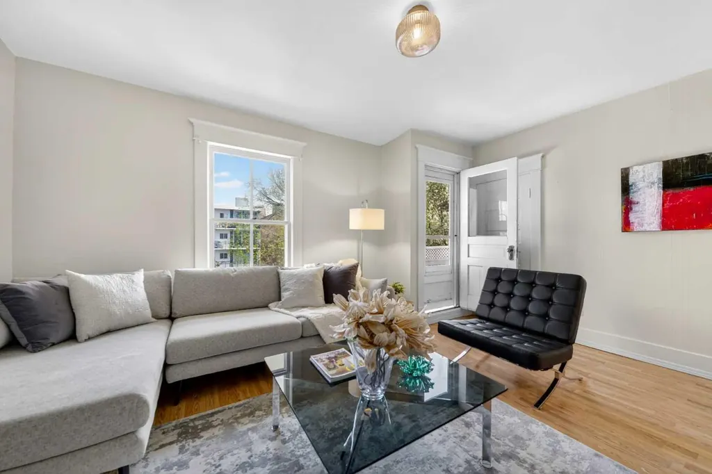 317 21 Avenue SW Calgary AB T2S 0G7