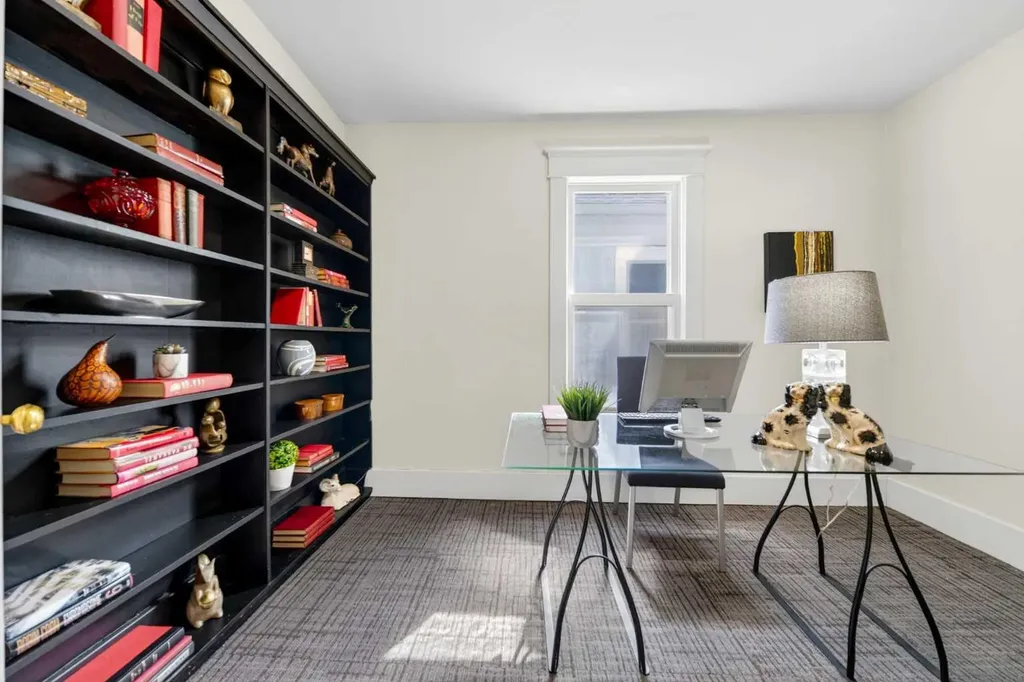 317 21 Avenue SW Calgary AB T2S 0G7