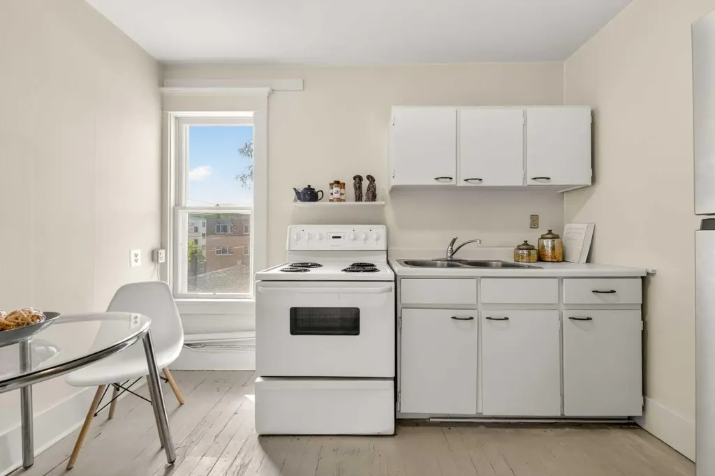317 21 Avenue SW Calgary AB T2S 0G7
