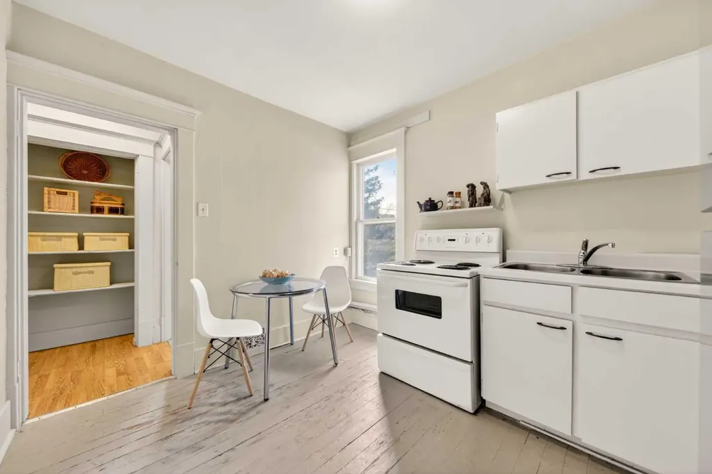 317 21 Avenue SW Calgary AB T2S 0G7