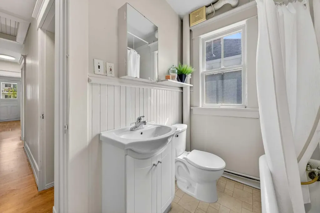 317 21 Avenue SW Calgary AB T2S 0G7