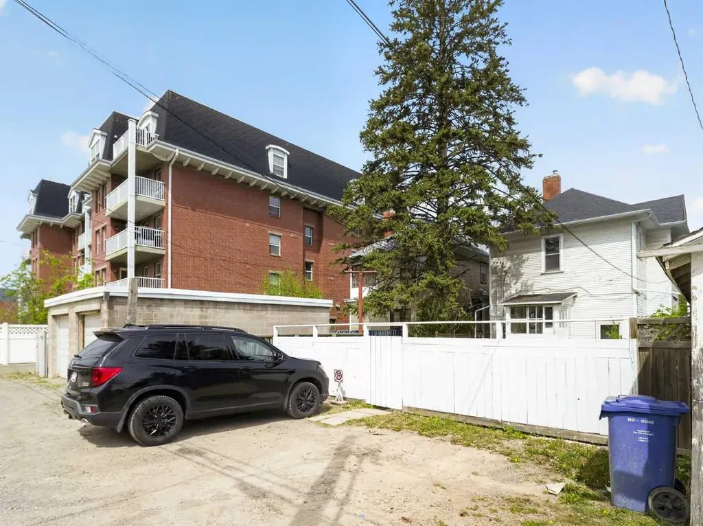 317 21 Avenue SW Calgary AB T2S 0G7