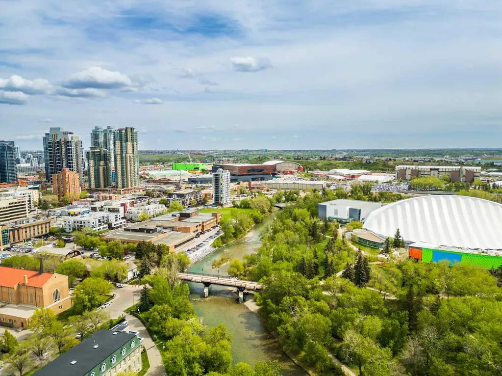 317 21 Avenue SW Calgary AB T2S 0G7