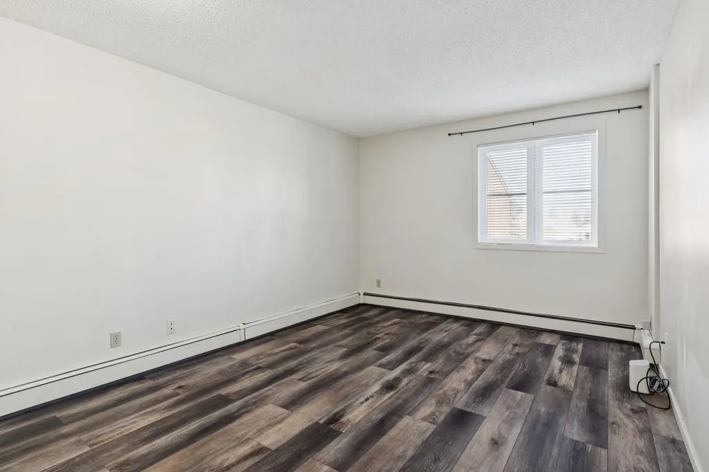 2034 Edenwold Heights NW Calgary AB T3A 3Y2