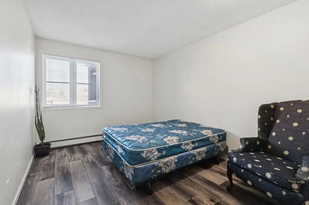 2034 Edenwold Heights NW Calgary AB T3A 3Y2
