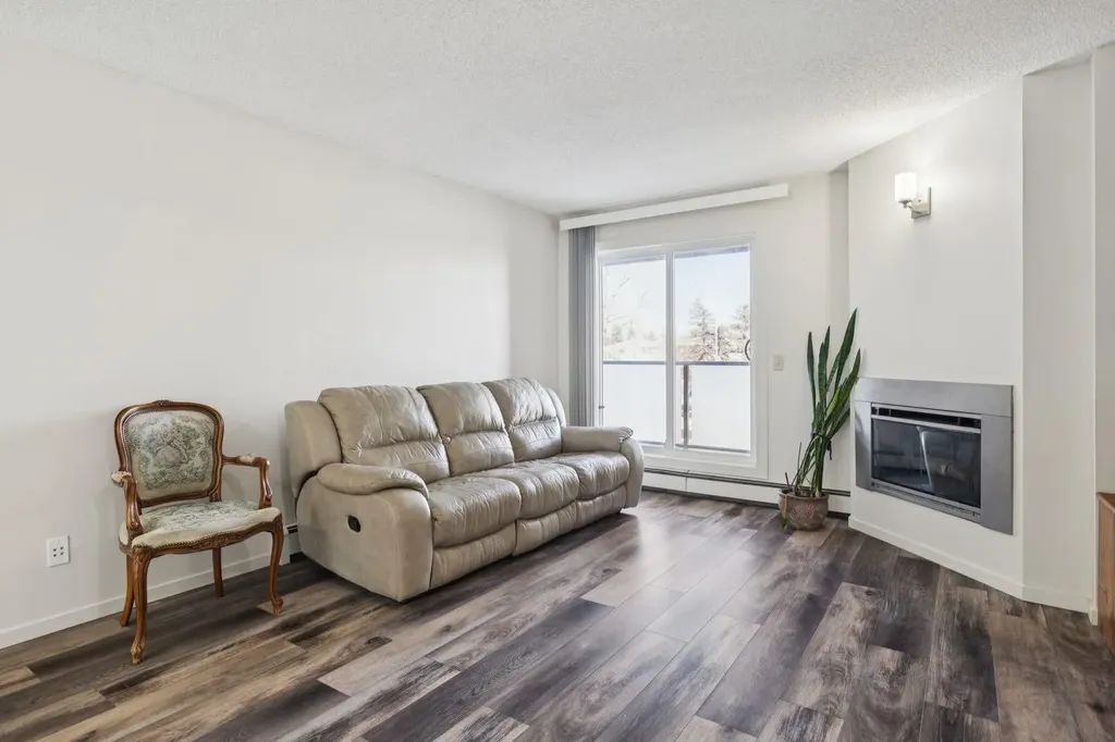 2034 Edenwold Heights NW Calgary AB T3A 3Y2