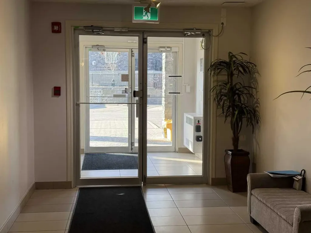 175 Panatella Hill NW Calgary AB T3K 0V9