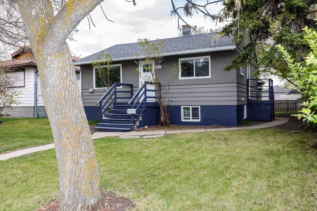 3905 46 Street Red Deer AB T4J1B5