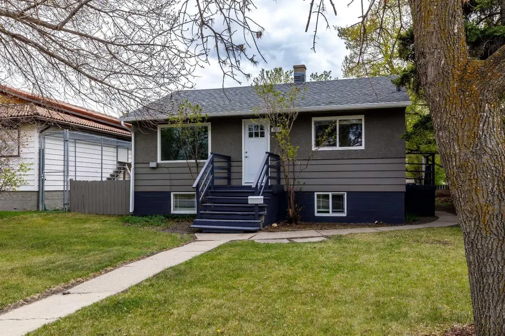 3905 46 Street Red Deer AB T4J1B5