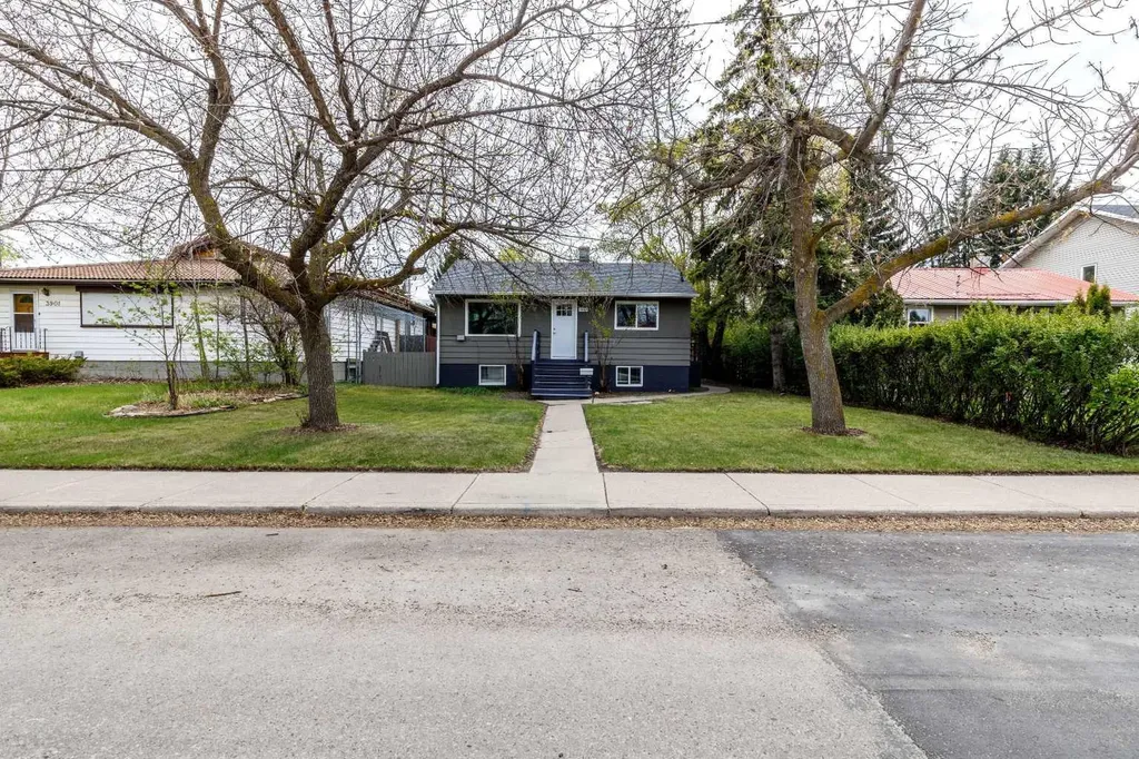 3905 46 Street Red Deer AB T4J1B5
