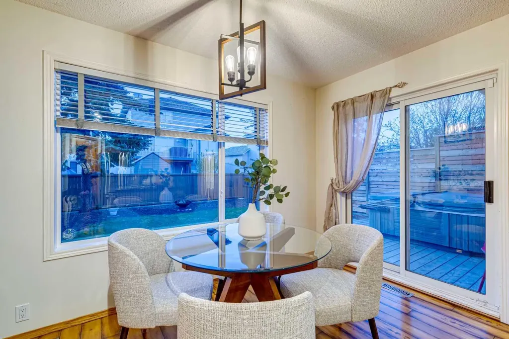 268 Mt Brewster Circle SE Calgary AB t2z3j2