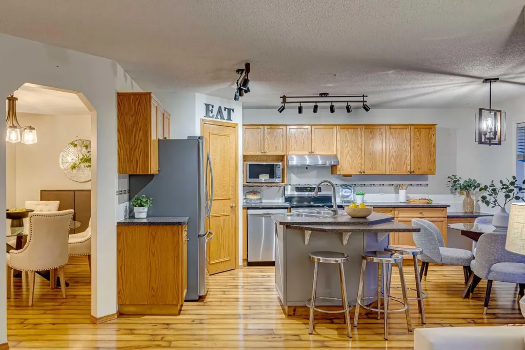 268 Mt Brewster Circle SE Calgary AB t2z3j2