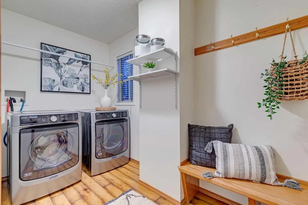 268 Mt Brewster Circle SE Calgary AB t2z3j2