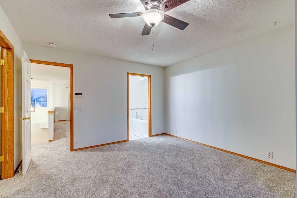 268 Mt Brewster Circle SE Calgary AB t2z3j2
