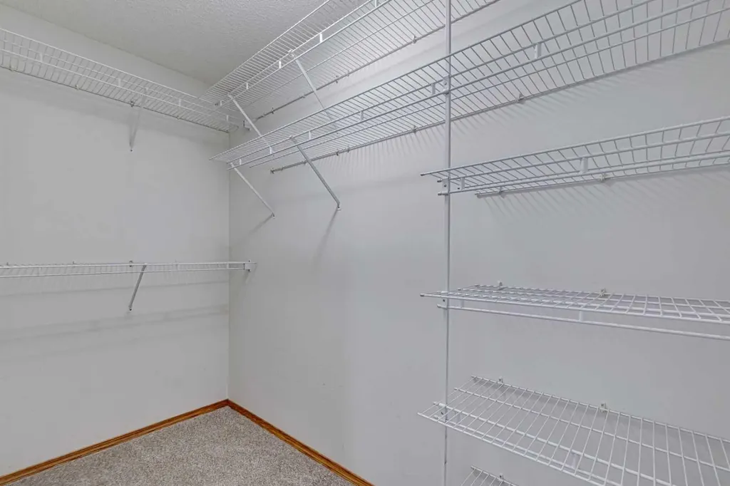 268 Mt Brewster Circle SE Calgary AB t2z3j2
