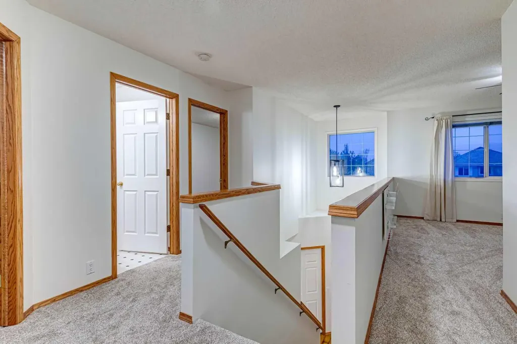 268 Mt Brewster Circle SE Calgary AB t2z3j2