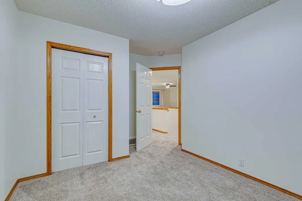 268 Mt Brewster Circle SE Calgary AB t2z3j2