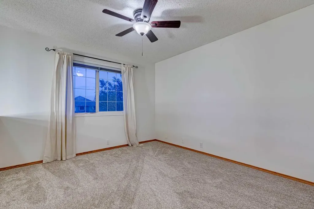 268 Mt Brewster Circle SE Calgary AB t2z3j2