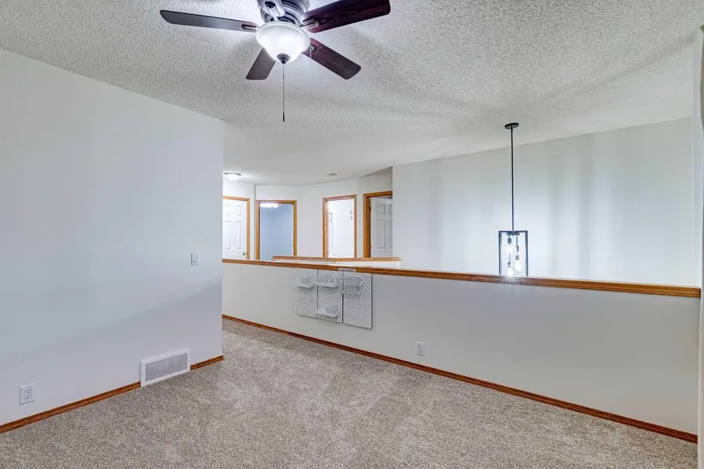 268 Mt Brewster Circle SE Calgary AB t2z3j2