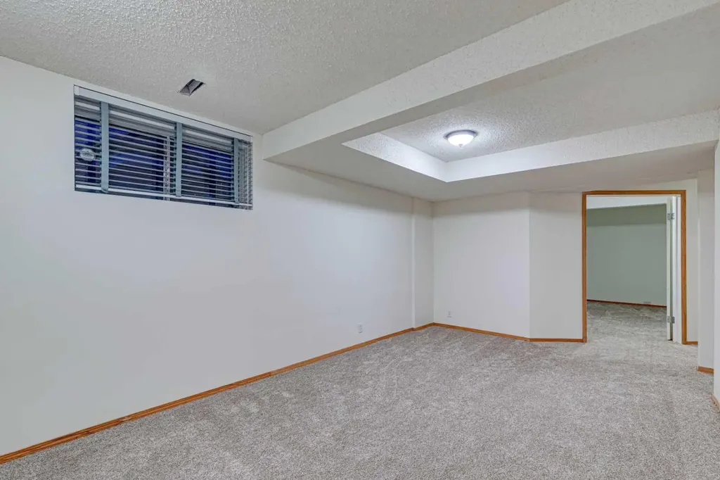 268 Mt Brewster Circle SE Calgary AB t2z3j2