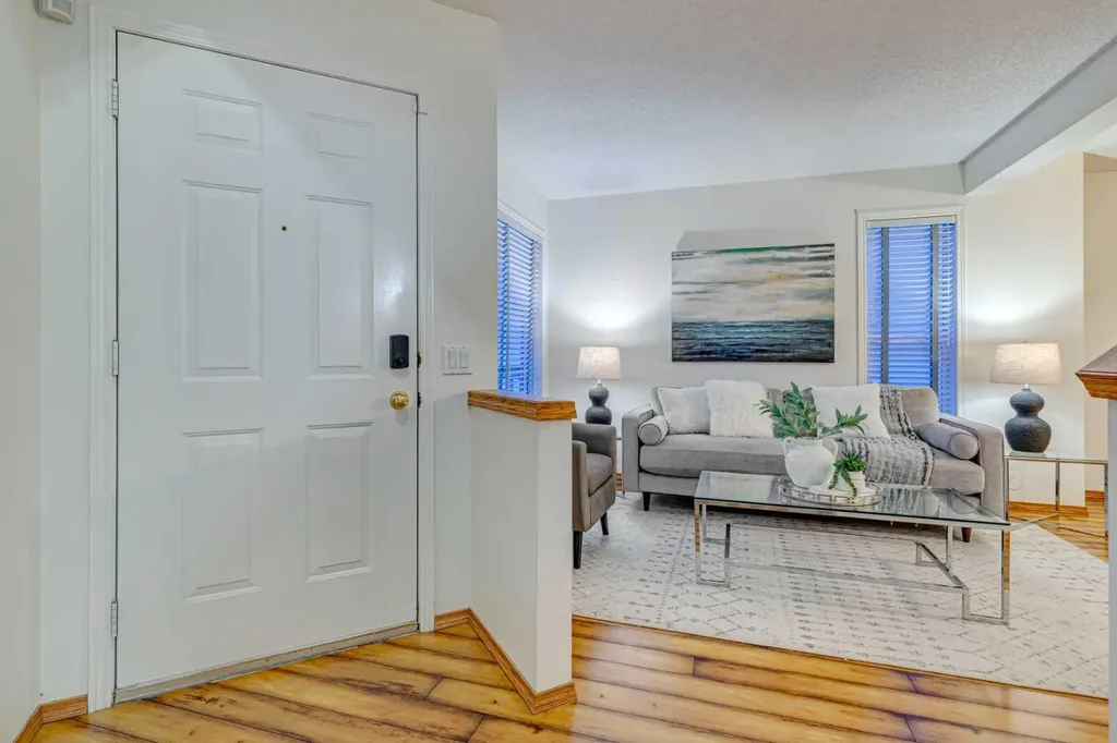268 Mt Brewster Circle SE Calgary AB t2z3j2