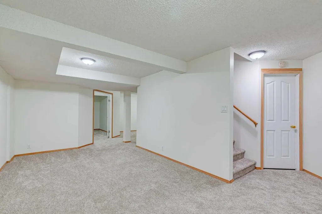 268 Mt Brewster Circle SE Calgary AB t2z3j2