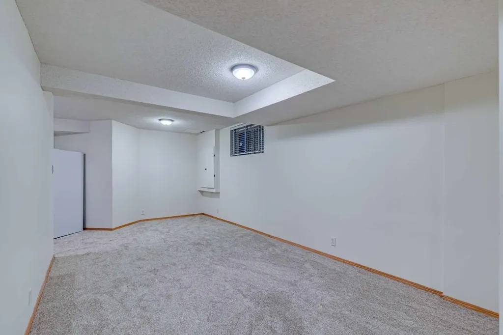 268 Mt Brewster Circle SE Calgary AB t2z3j2
