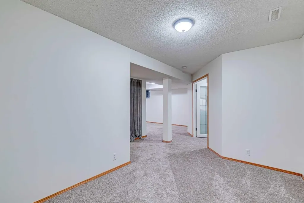 268 Mt Brewster Circle SE Calgary AB t2z3j2