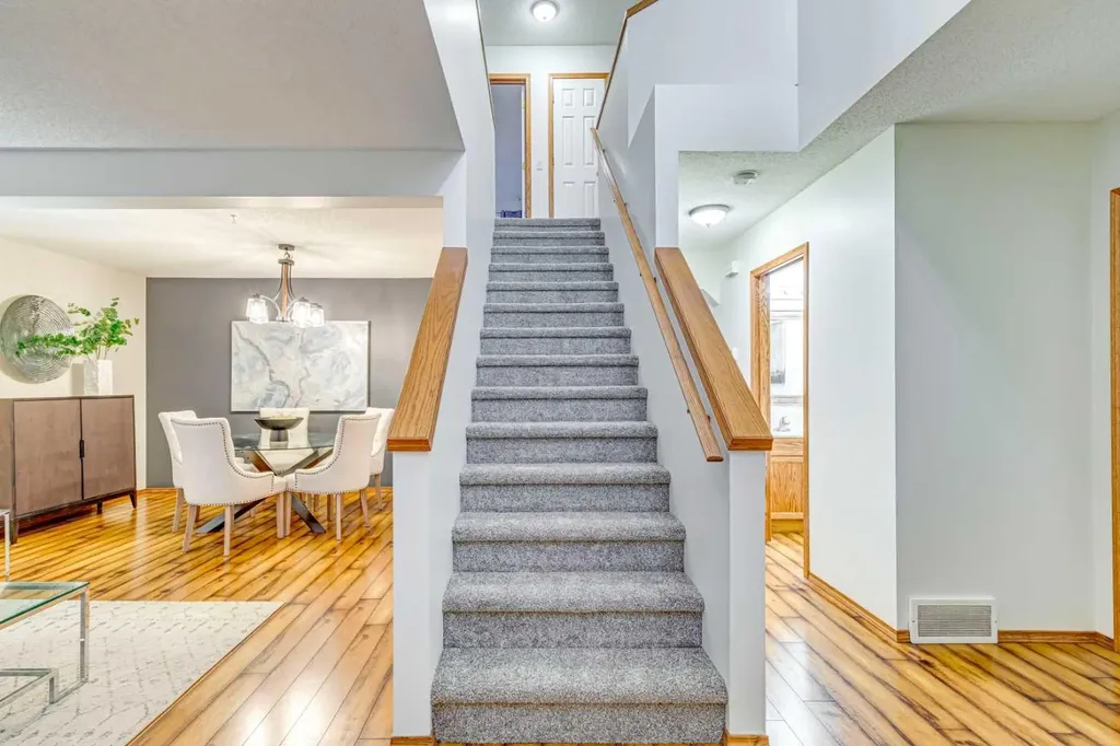 268 Mt Brewster Circle SE Calgary AB t2z3j2