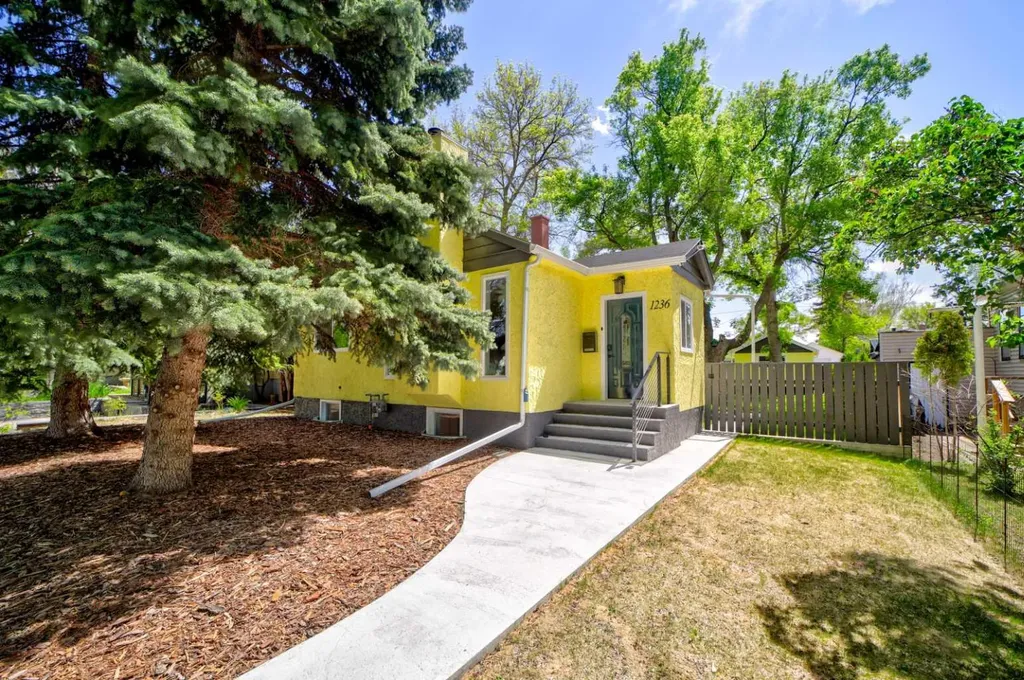 1236 8a Avenue S Lethbridge AB T1J1S5