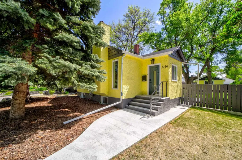 1236 8a Avenue S Lethbridge AB T1J1S5