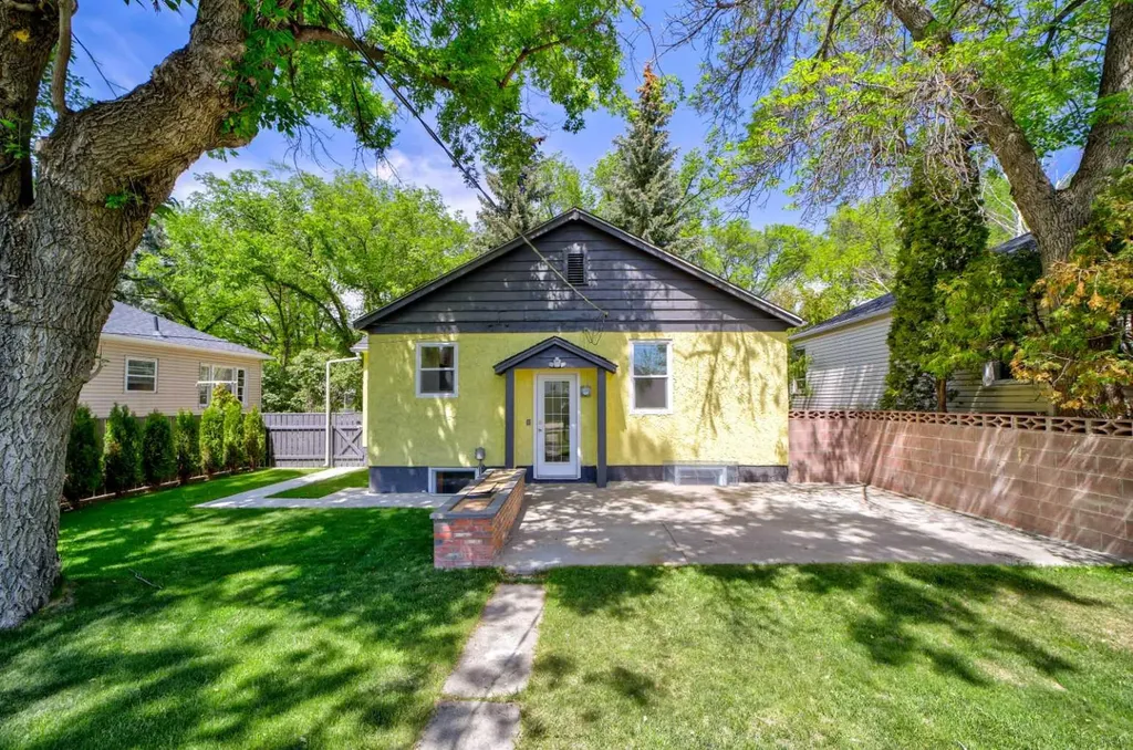 1236 8a Avenue S Lethbridge AB T1J1S5