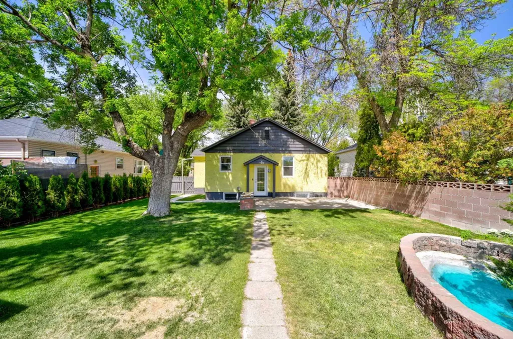 1236 8a Avenue S Lethbridge AB T1J1S5