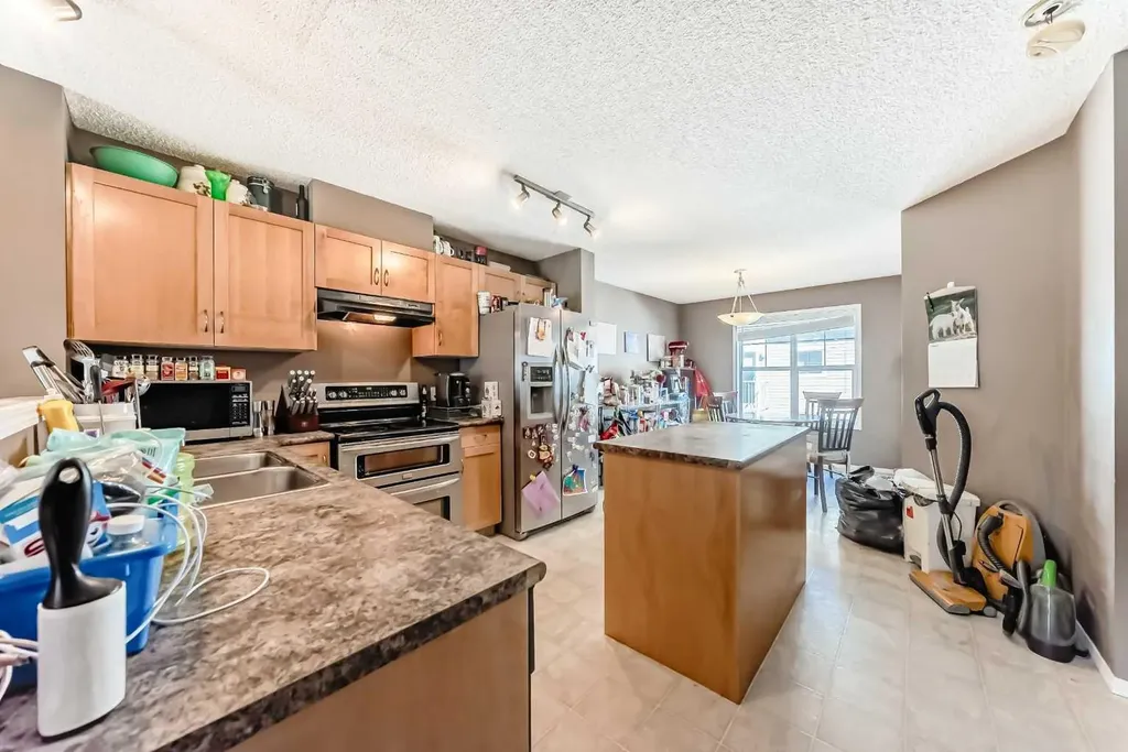 80 Elgin Gardens SE Calgary AB T2Z 4T4