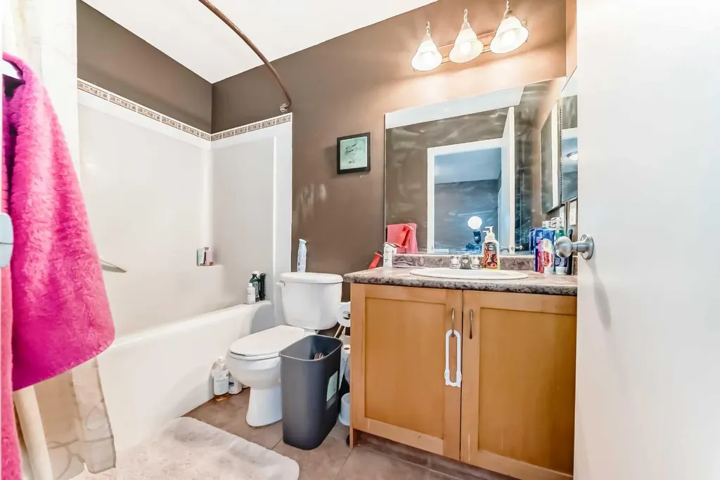 80 Elgin Gardens SE Calgary AB T2Z 4T4