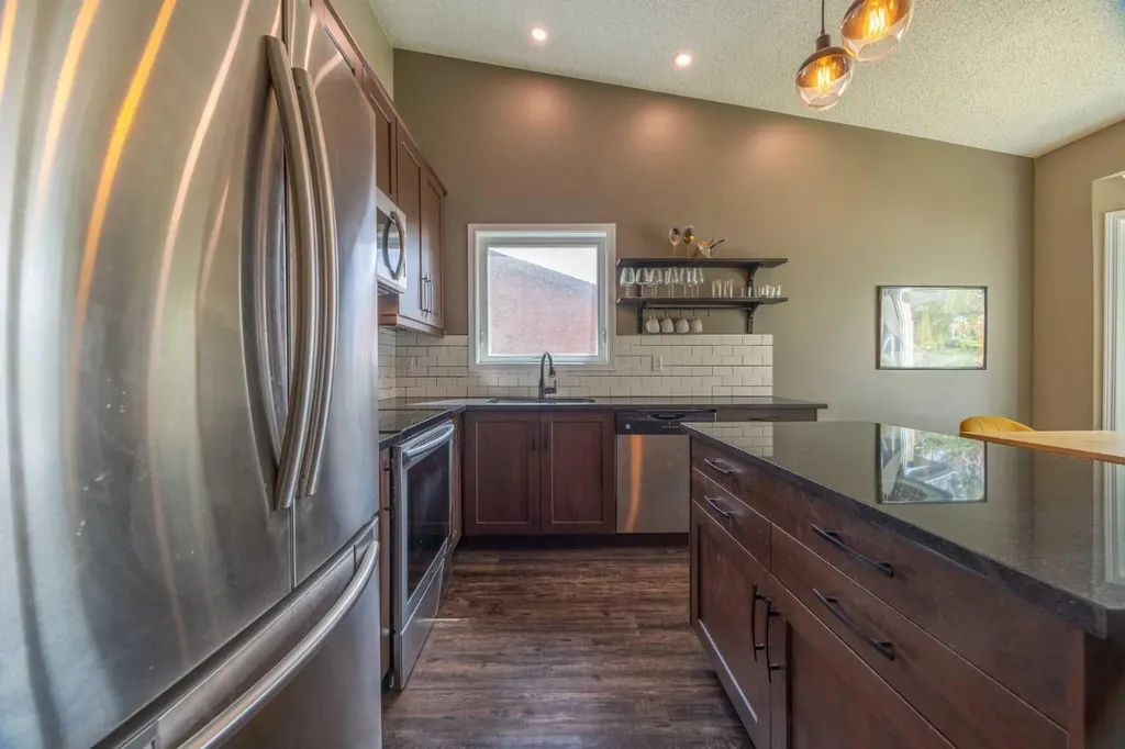 6716 Ranchview Drive NW Calgary AB T3G 1L1