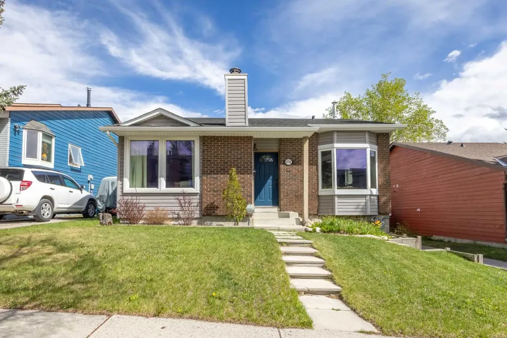 6716 Ranchview Drive NW Calgary AB T3G 1L1